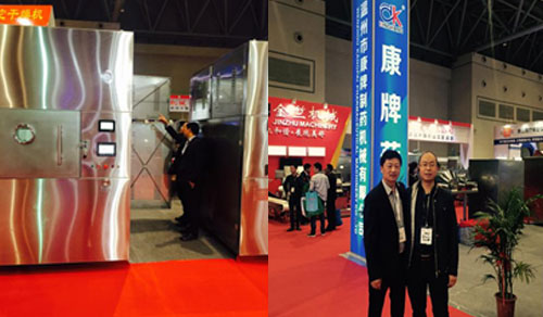  恒達電子參觀客戶的制藥機 