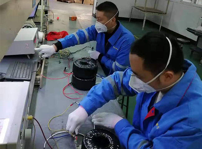 崇州恒達電子召回員工緊急生產(chǎn)口罩機變壓器