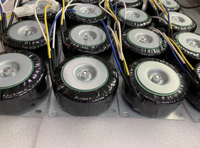 恒達(dá)為客戶提供醫(yī)用凈化器用環(huán)型自耦變壓器1