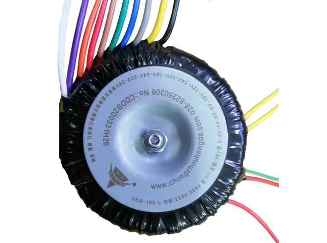 教學(xué)設(shè)備定制變壓器1