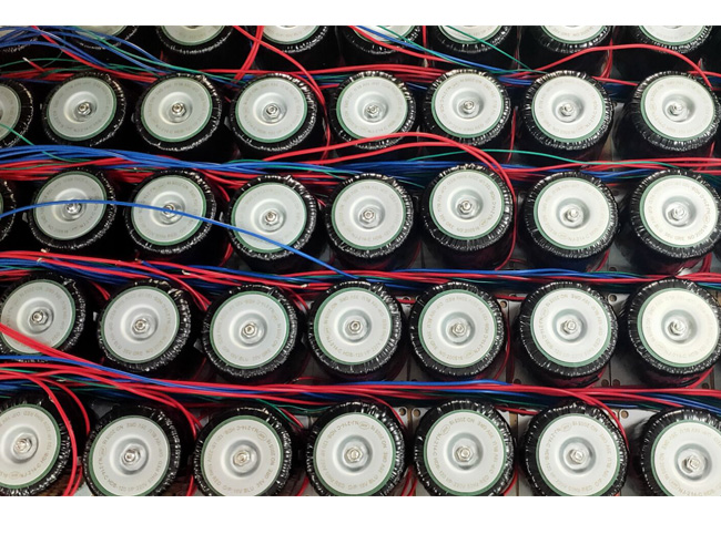 “高個子細腰”定制電源變壓器1