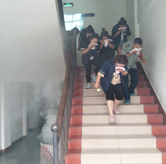 恒達(dá)電子變壓器廠消防演練（4）