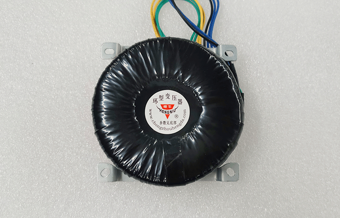 小型恒牛環(huán)形變壓器