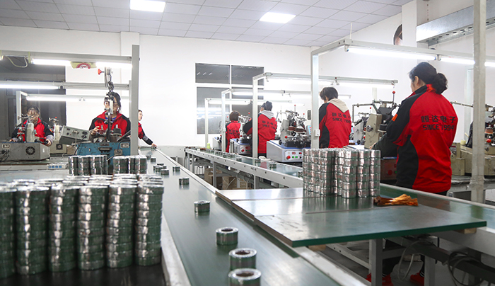 配套船舶電子設(shè)備，恒牛變壓器遨游江河湖海